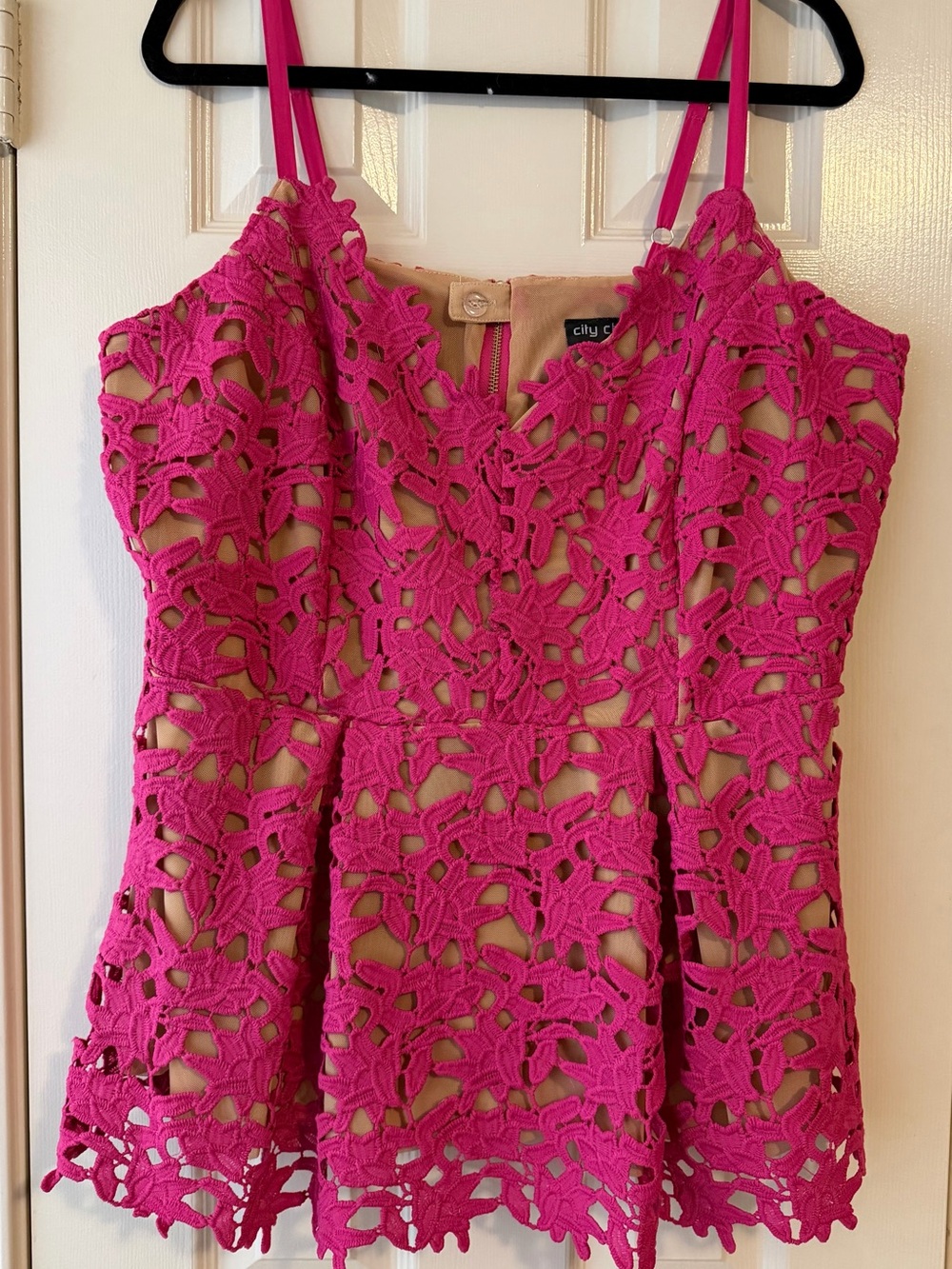 City Chic Fuchsia Floral Crochet Peplum Camisole Small/16